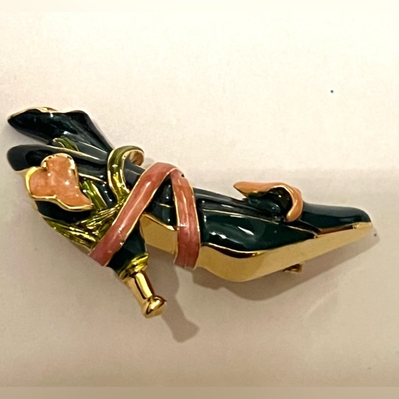 KLJ Kenneth Jay Lane Gold Tone with Green and Pink Enamel High Heel Shoe Brooch - Picture 6 of 6